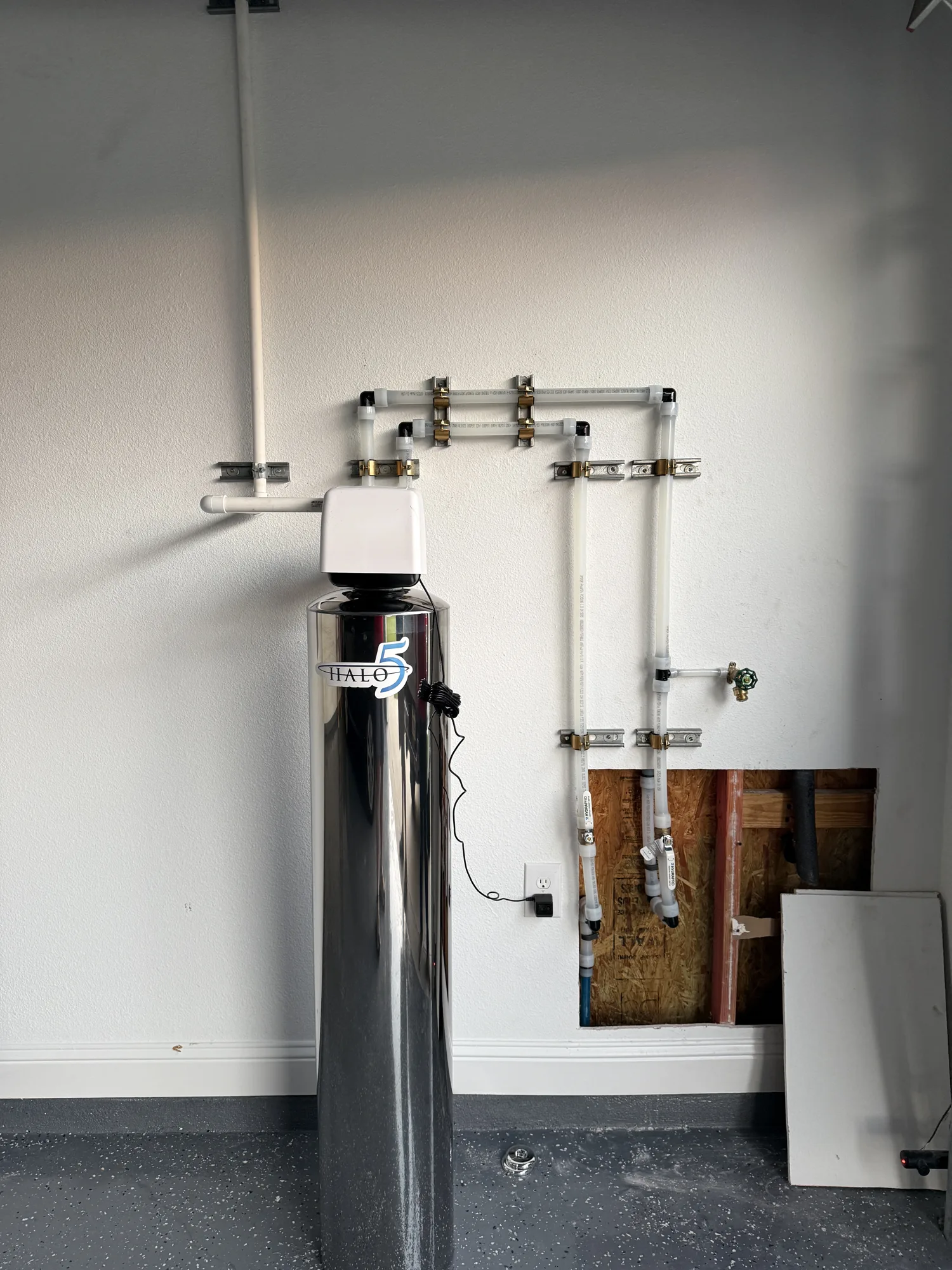 Halo 5 whole-home water filtration system installed on the main water line in Port Arthur, TX